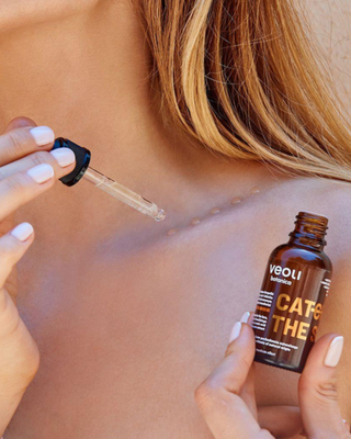 Catch the sun Veoli Botanica Farblose Bronzing Drops für Gesicht und Hals - 2